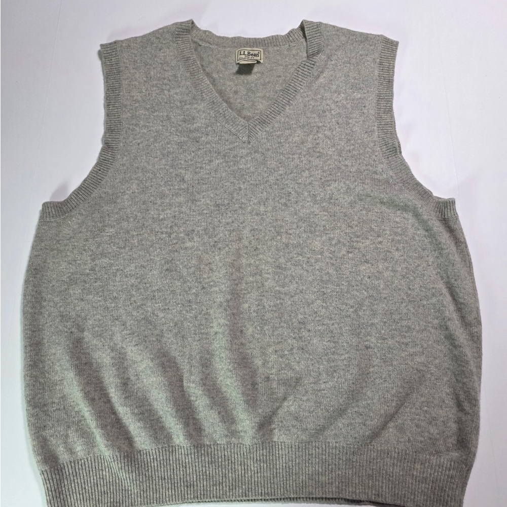 L.L. Bean Men's V-Neck Gray Sweater Vest